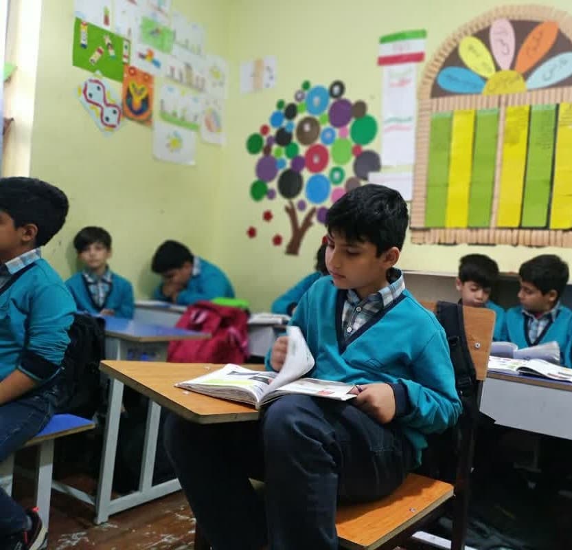 دبستان غیر دولتی پسرانه آینده سازان